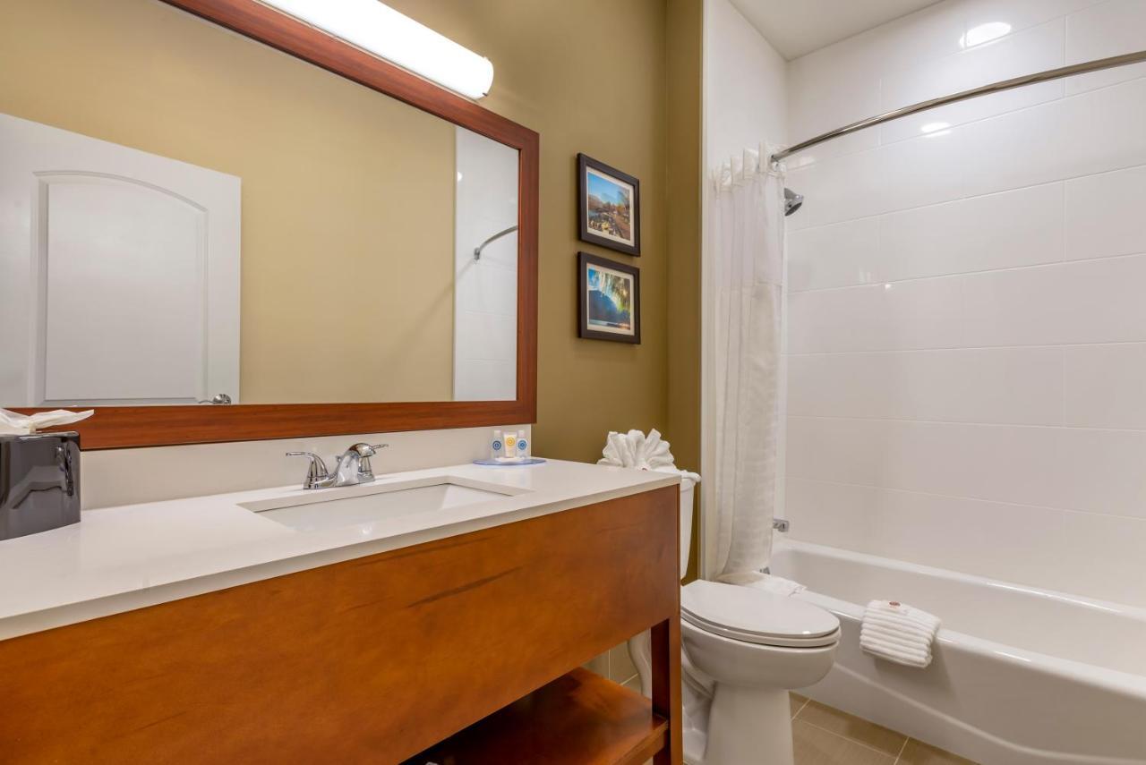 Brewster Comfort Inn מראה חיצוני תמונה